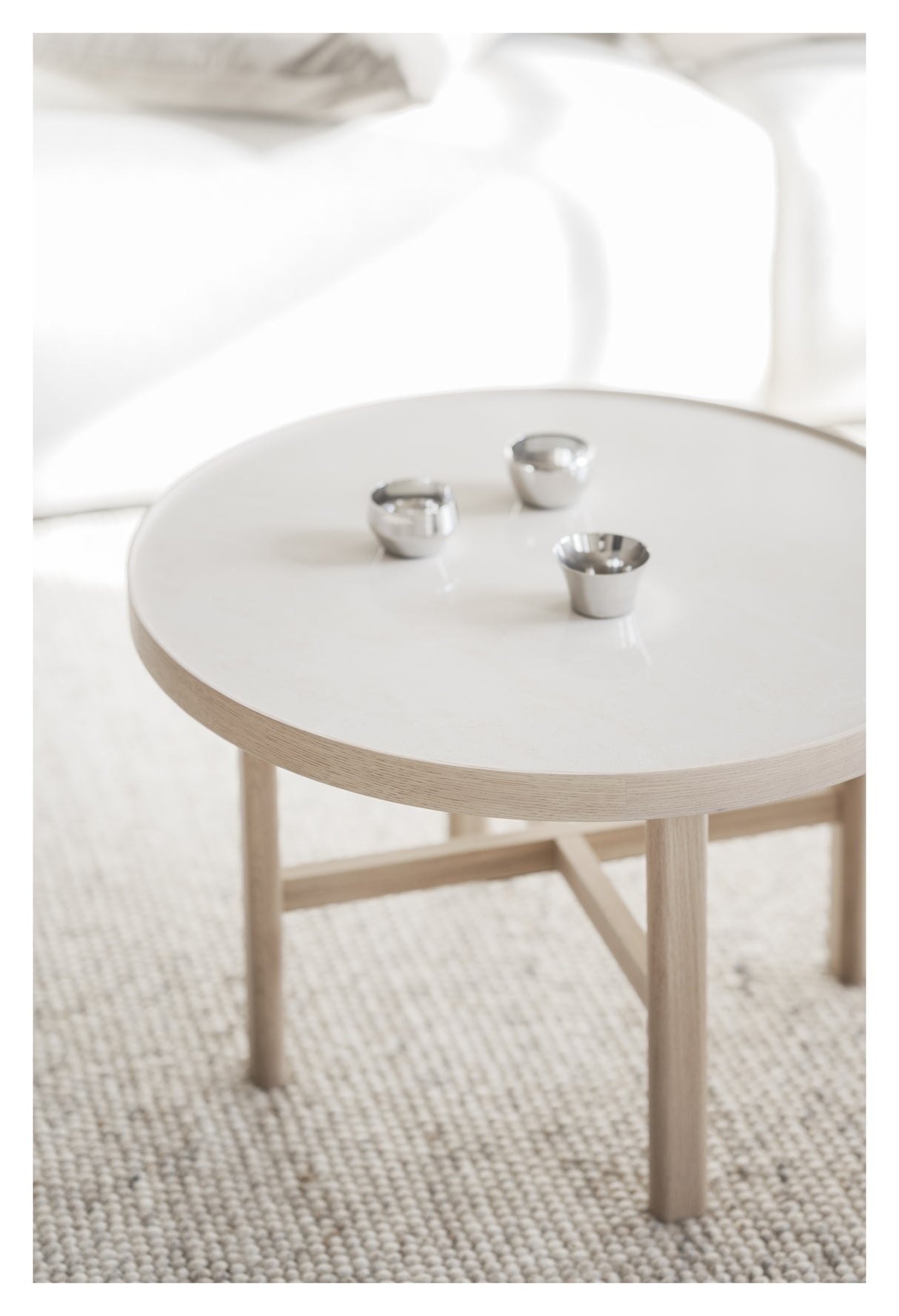 Marsden, sofabord Ø60 - beige keramik/lys eg - Unoliving.com