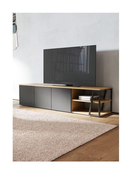 Albi TV - Bord 190, Lys eg/Sort Metal, 190x45x45 - UNOLIVING.COM