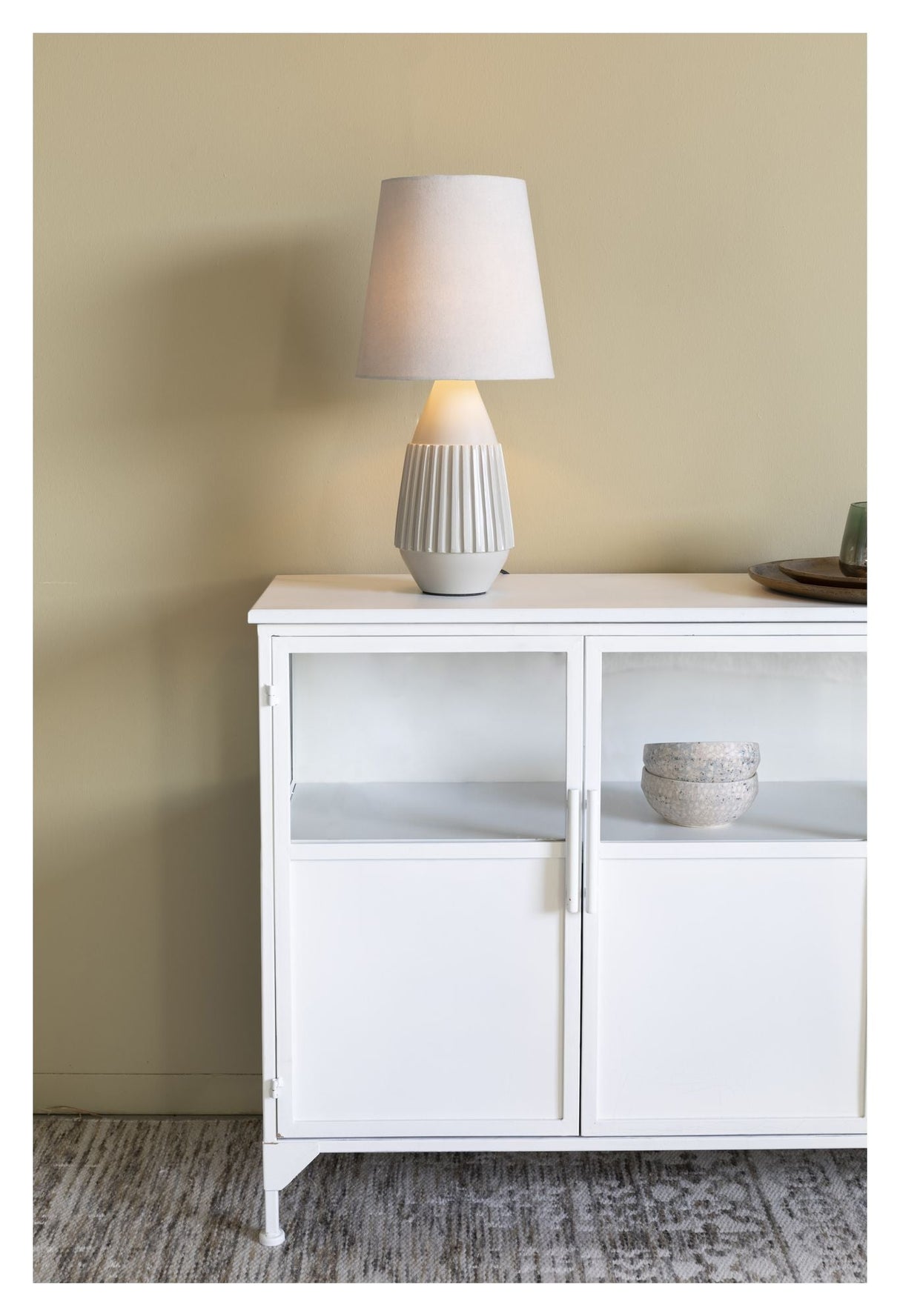 Aysa Bordlampe, Beige alu/Stof - UNOLIVING.COM