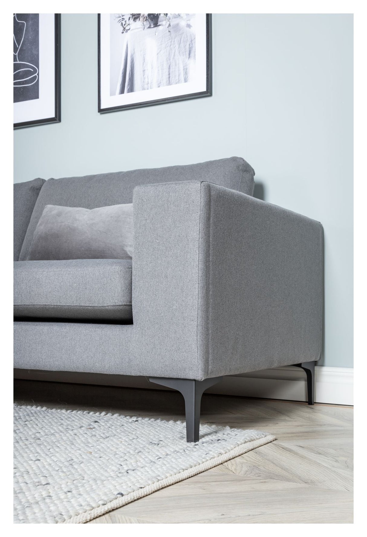 Bolero 3 - pers. Sofa, Grå Stof m. sorte ben - UNOLIVING.COM