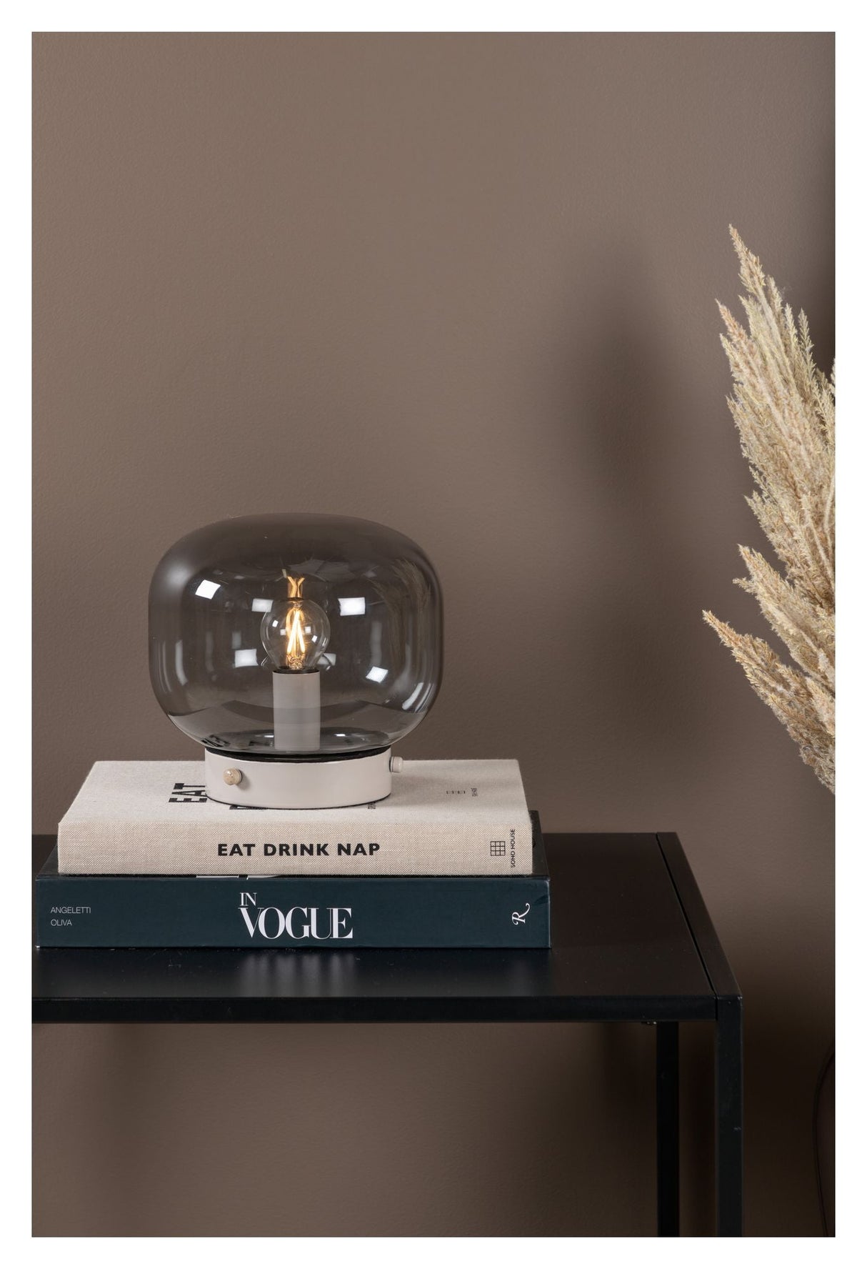 Bollonelie Bordlampe, Beige/Sort smokey glas - UNOLIVING.COM