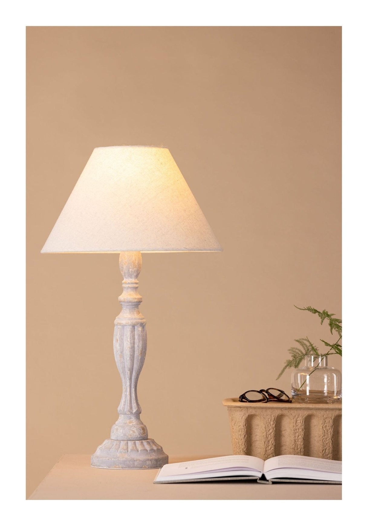 Caen Bordlampe, Træ, Beige - UNOLIVING.COM