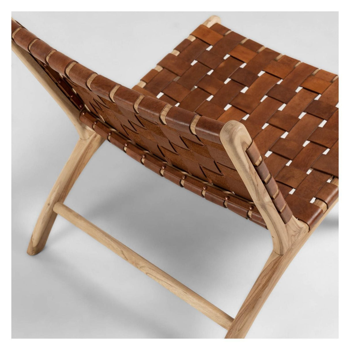 Calixta Loungestol, Teak/Læder - UNOLIVING.COM