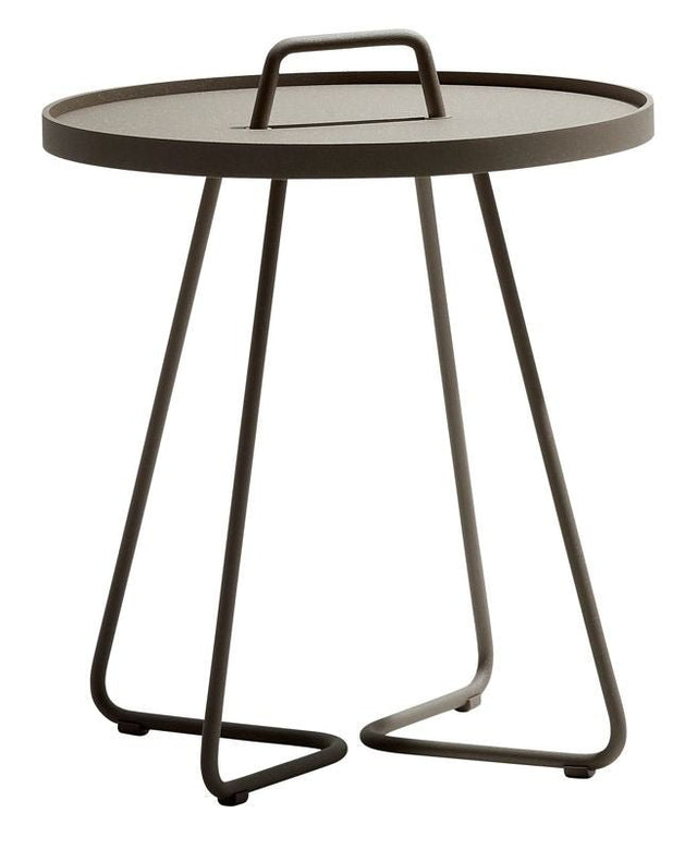 Cane - line On - the - move Sidebord, Taupe, Ø44 - UNOLIVING.COM