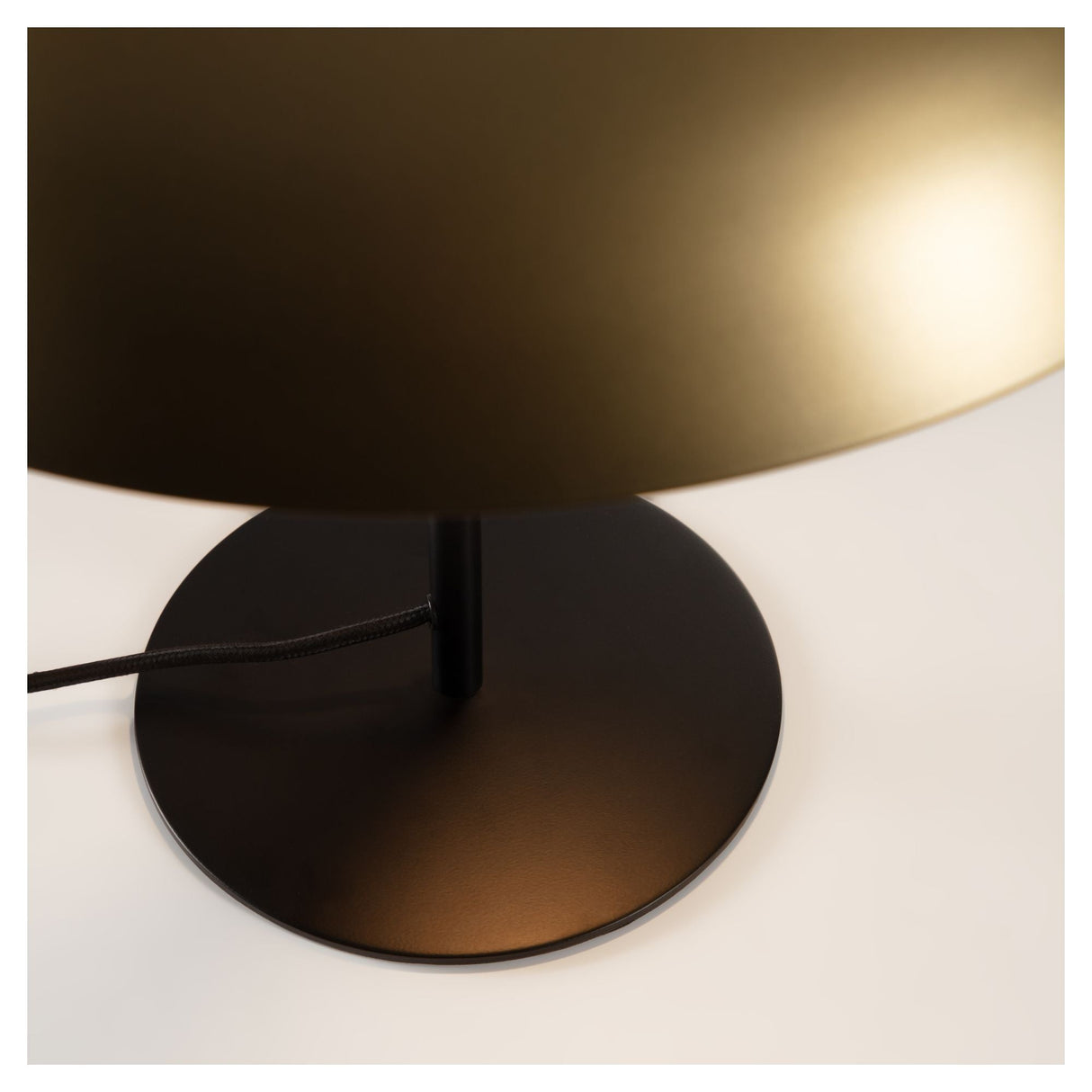 Carlisa Bordlampe Gylden - UNOLIVING.COM