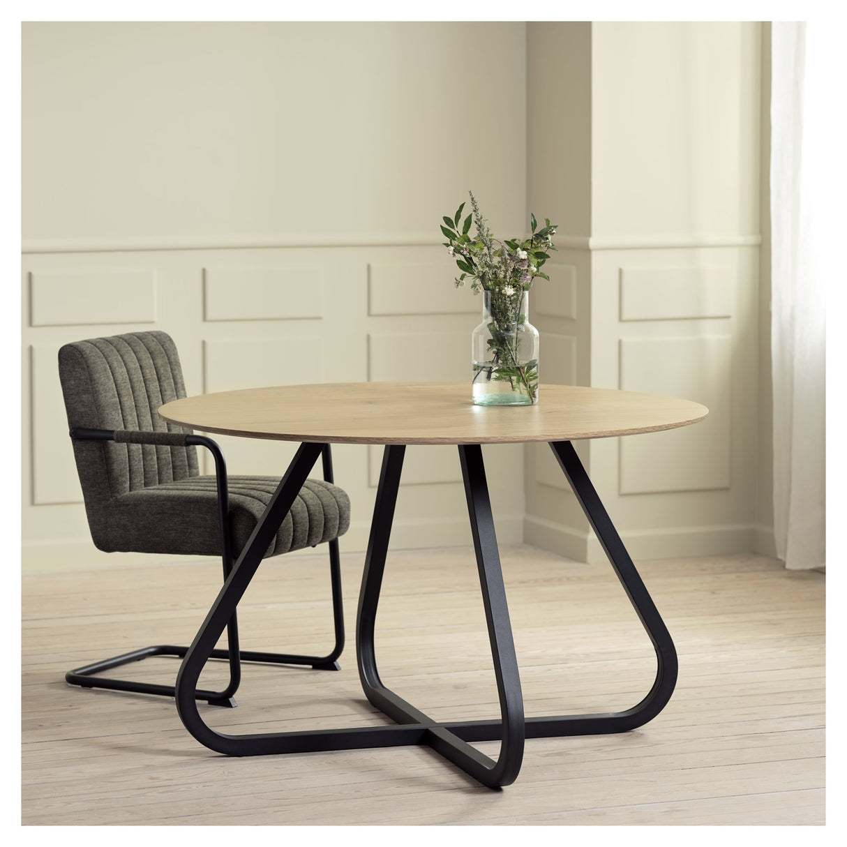 Cesura, sofabord ø120 cm - sort/eg - UNOLIVING.COM