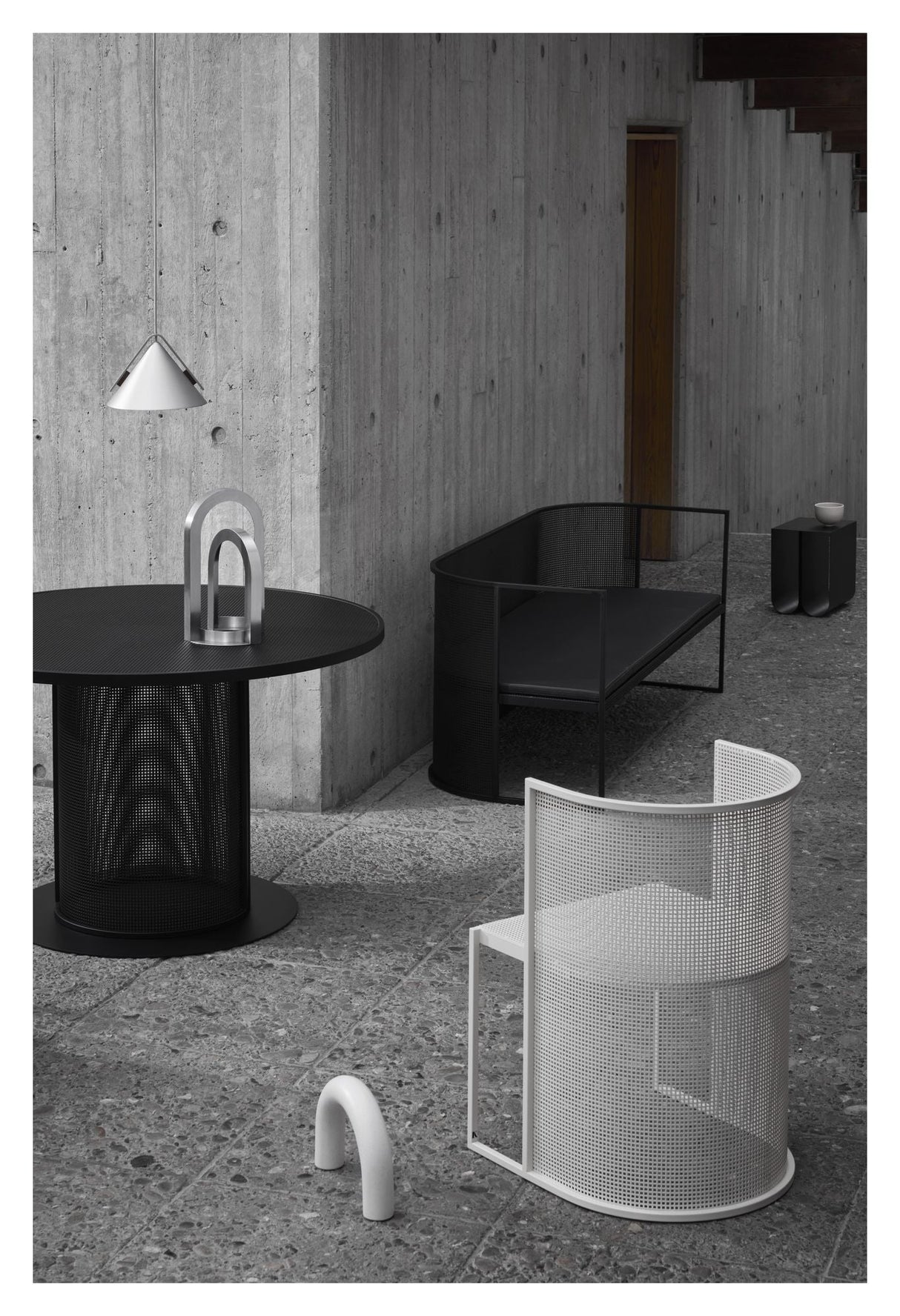 Cone Pendel S, Børstet aluminium/Valnød - UNOLIVING.COM