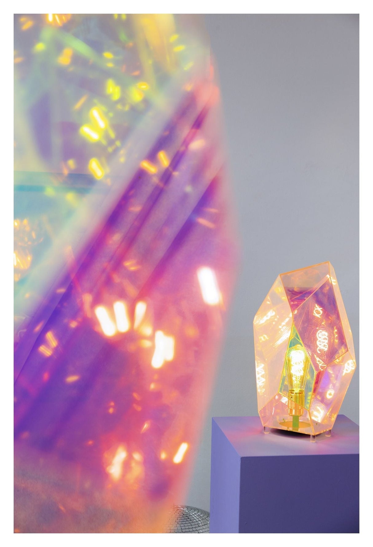 Diamond Dear Bordlampe, Holografisk - UNOLIVING.COM