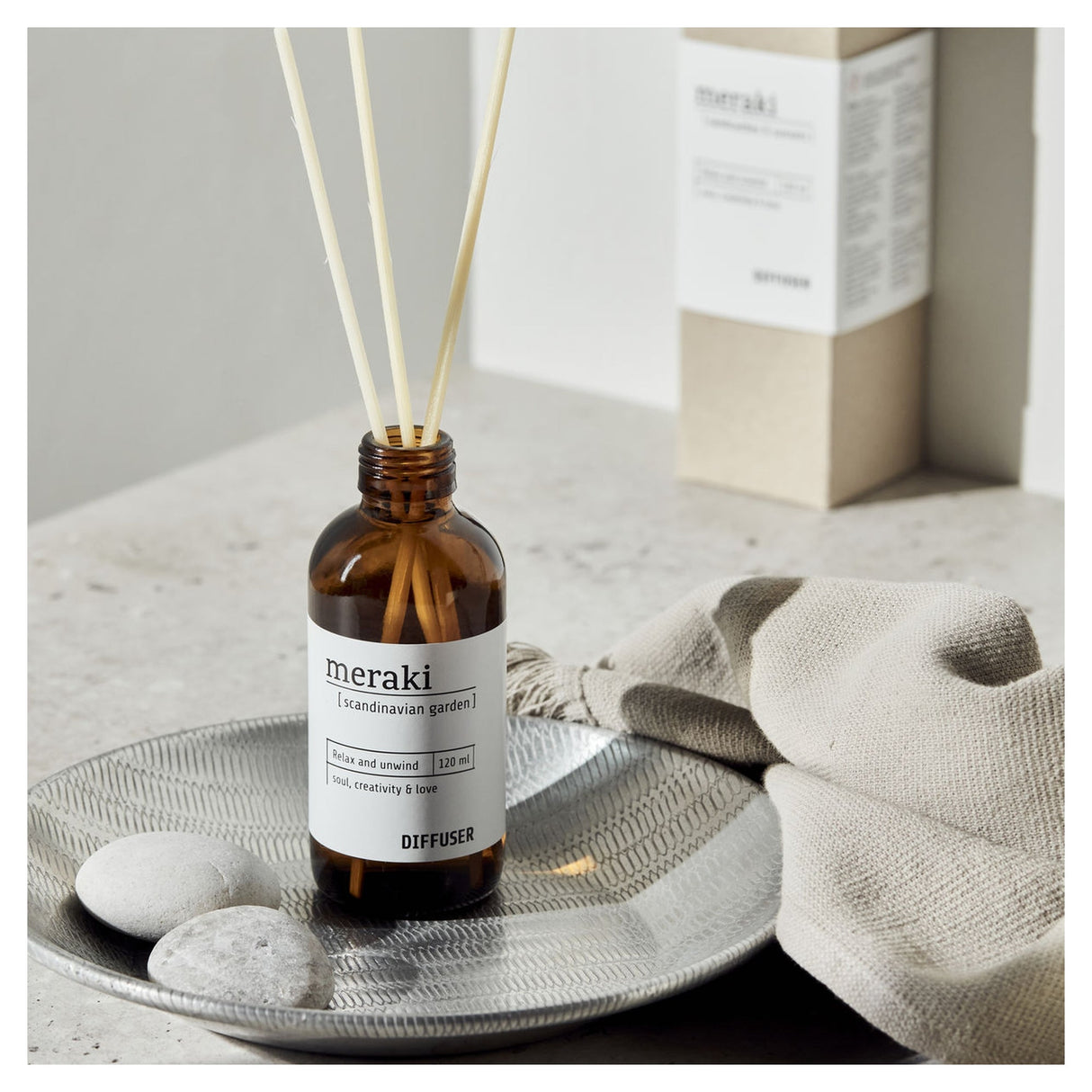 Diffuser w. 7 sticks, Scandinavian Garden (mkim021) - UNOLIVING.COM