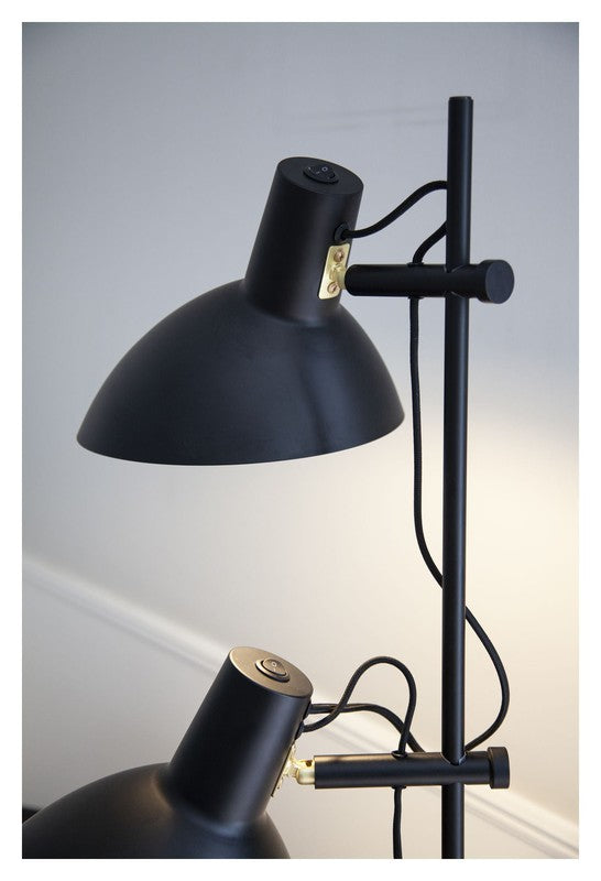 Halo Design METROPOLE Gulvlampe m. 2, Sort - Unoliving.com