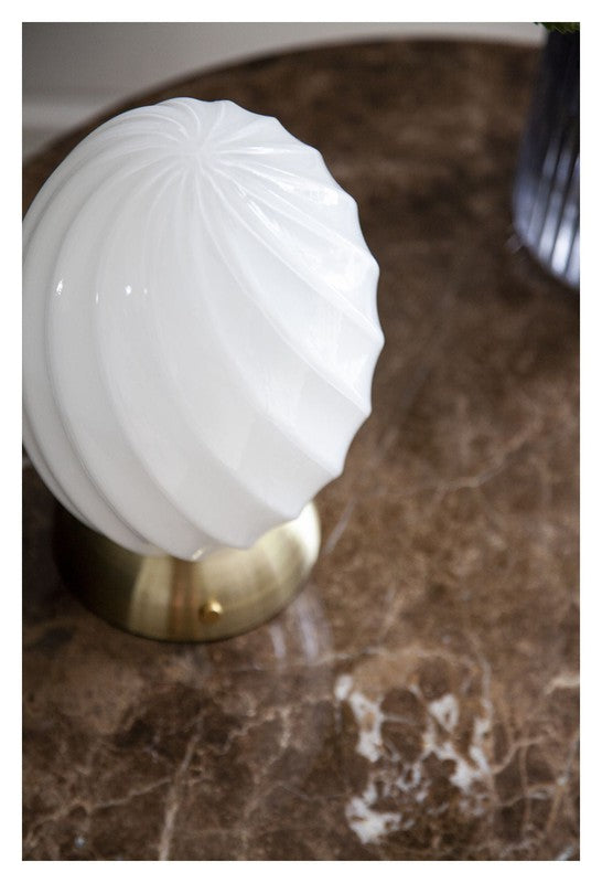 Halo Design TWIST Bordlampe Opal, Antik messing - Unoliving.com