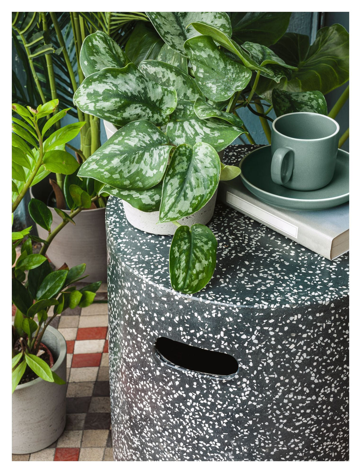 Jenell Sidebord Sort Terrazzo-look, Ø35 - Unoliving.com