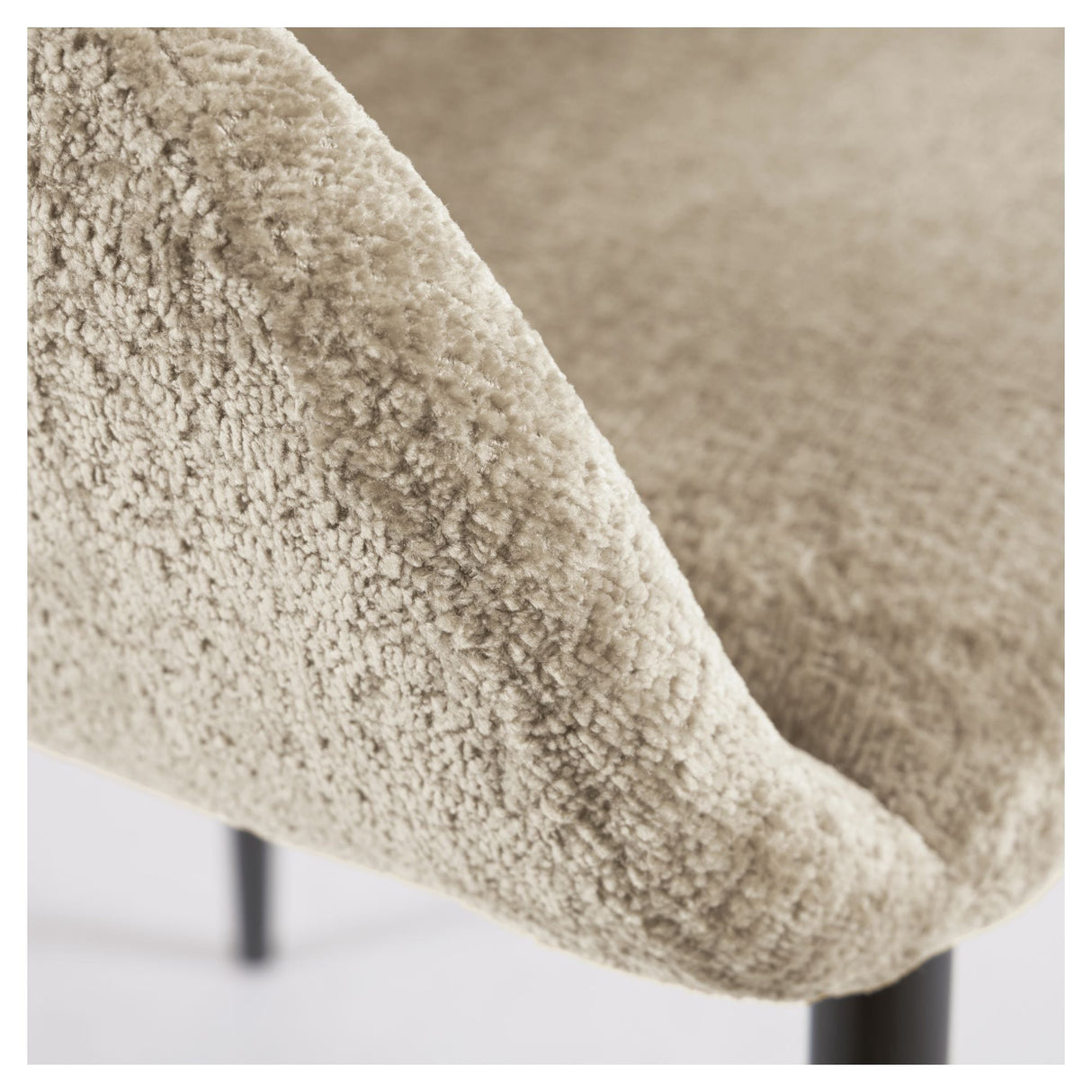 Konna Spisebordsstol, Beige chenille/Sorte stålben - Unoliving.com