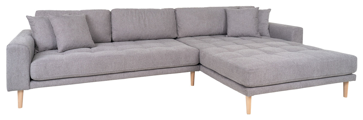 Lounge sofa m. Højrevendt chaiselong, Lysegrå m. puder og natur træben - Unoliving.com