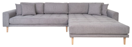 Lounge sofa m. Højrevendt chaiselong, Lysegrå m. puder og natur træben - Unoliving.com