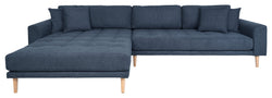 Lounge sofa m. venstrevendt chaiselong, Mørkeblå m. puder og natur træben - Unoliving.com