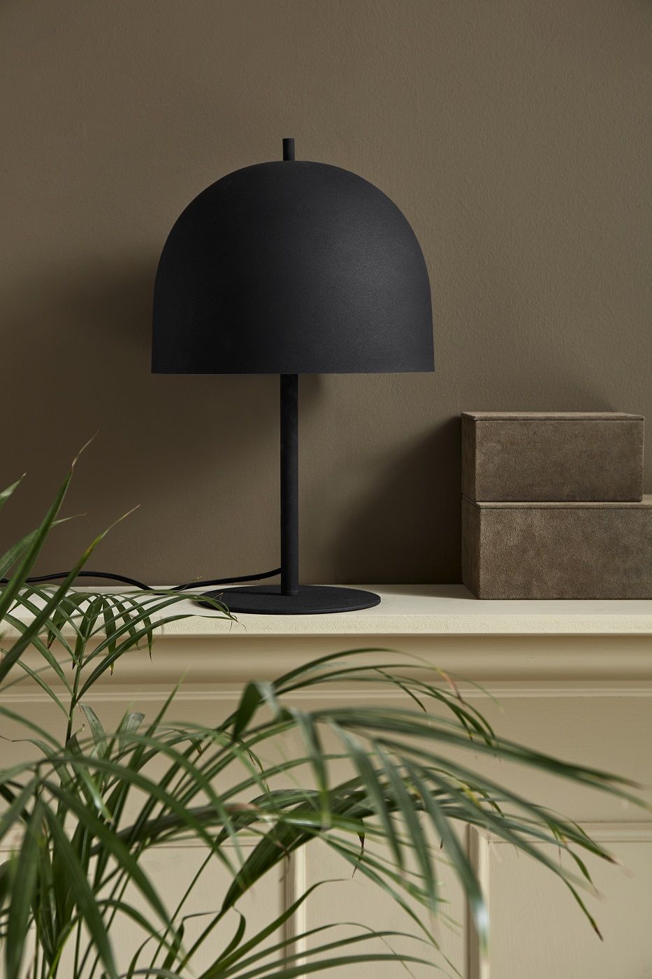 Nordal Glow Bordlampe - Mat Sort - Unoliving.com