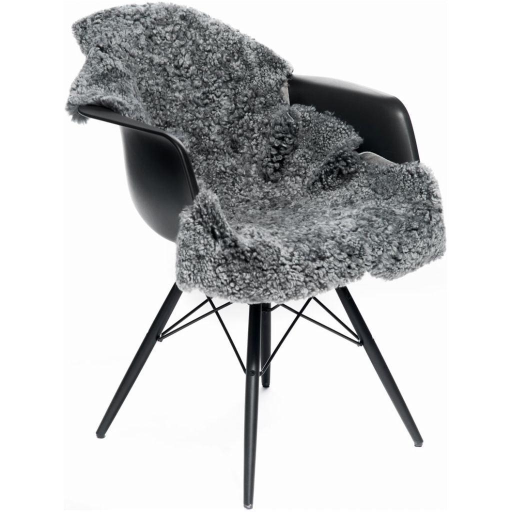 Premium kort krøllet Lammeskind fra NZ 90 - Light Grey snowtop - Unoliving.com