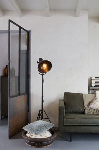 Spotlight Gulvlampe - sort metal - Unoliving.com