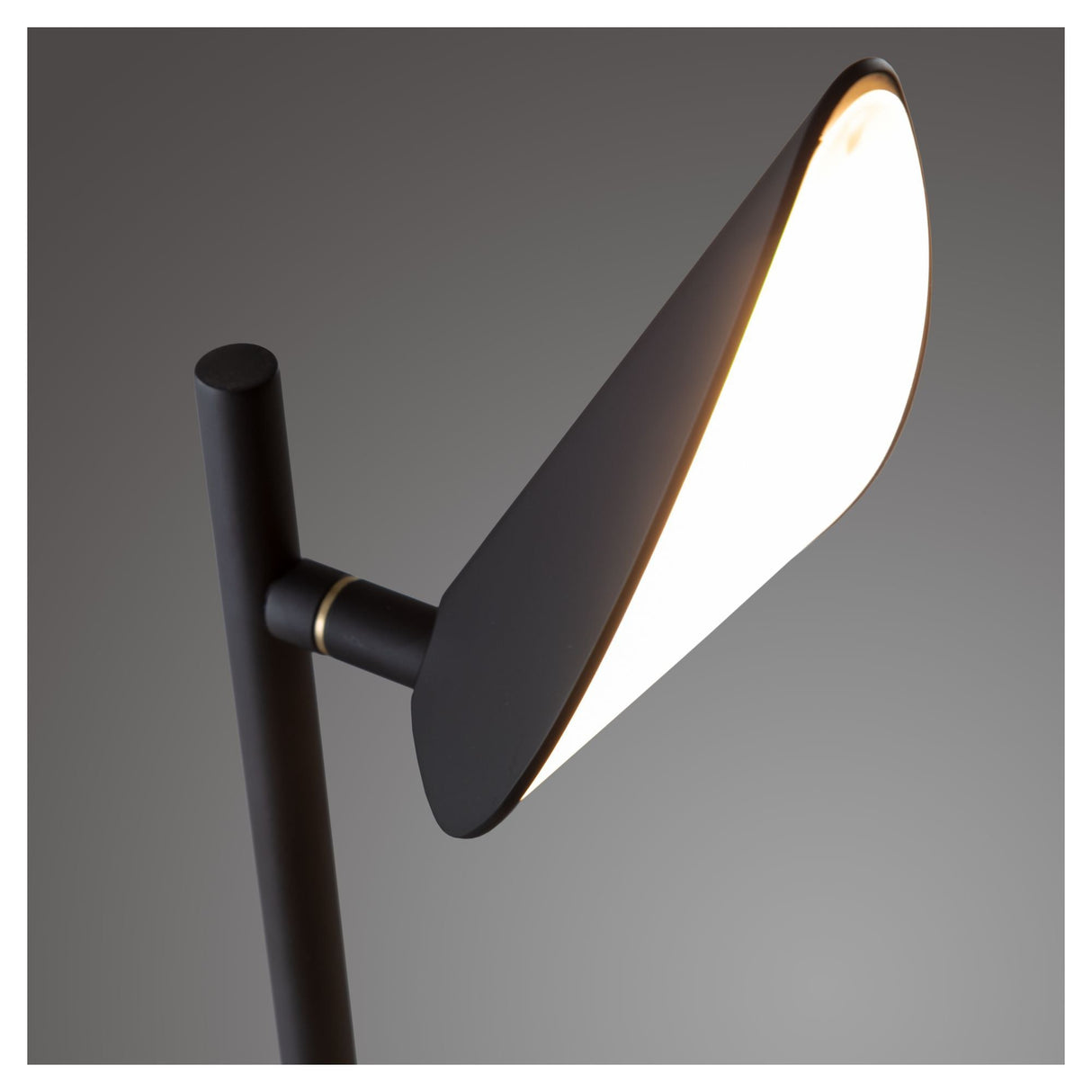 Veleira LED Bordlampe Sort - Unoliving.com