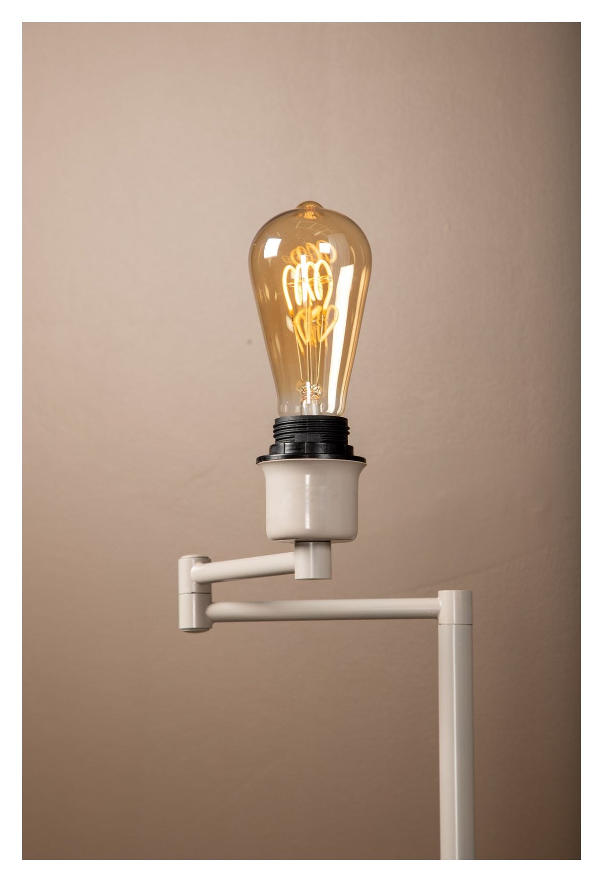 Virro Gulvlampe, Beige - Unoliving.com