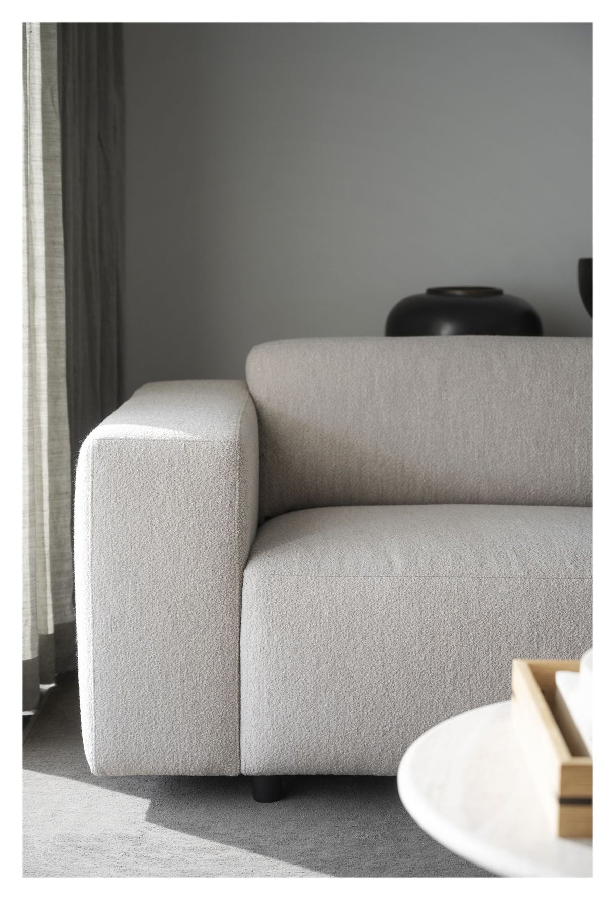 Willard Sofa 3-pers., Lys beige stof - Unoliving.com