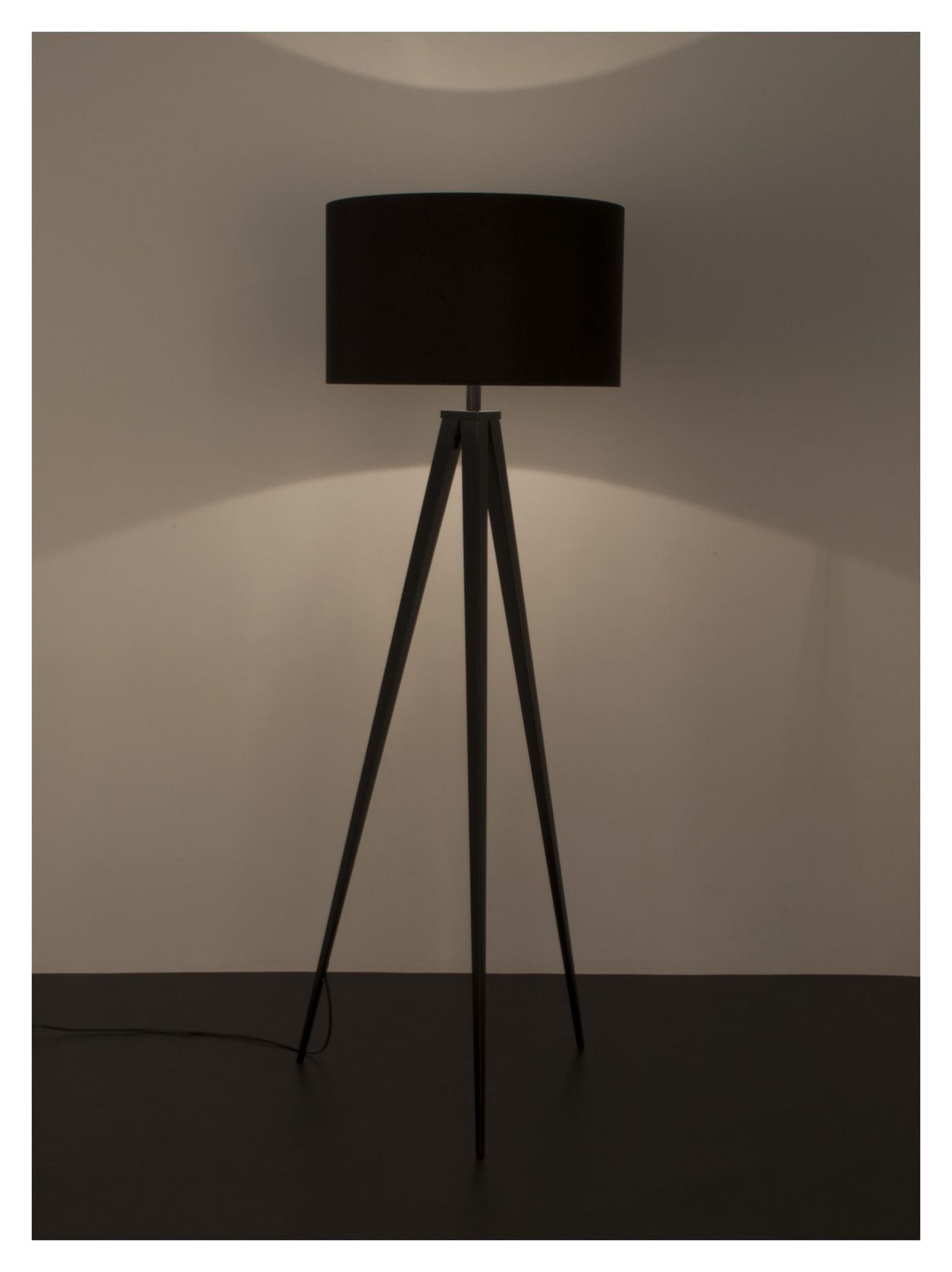 Zuiver Tripod Gulvlampe - Sort - Unoliving.com