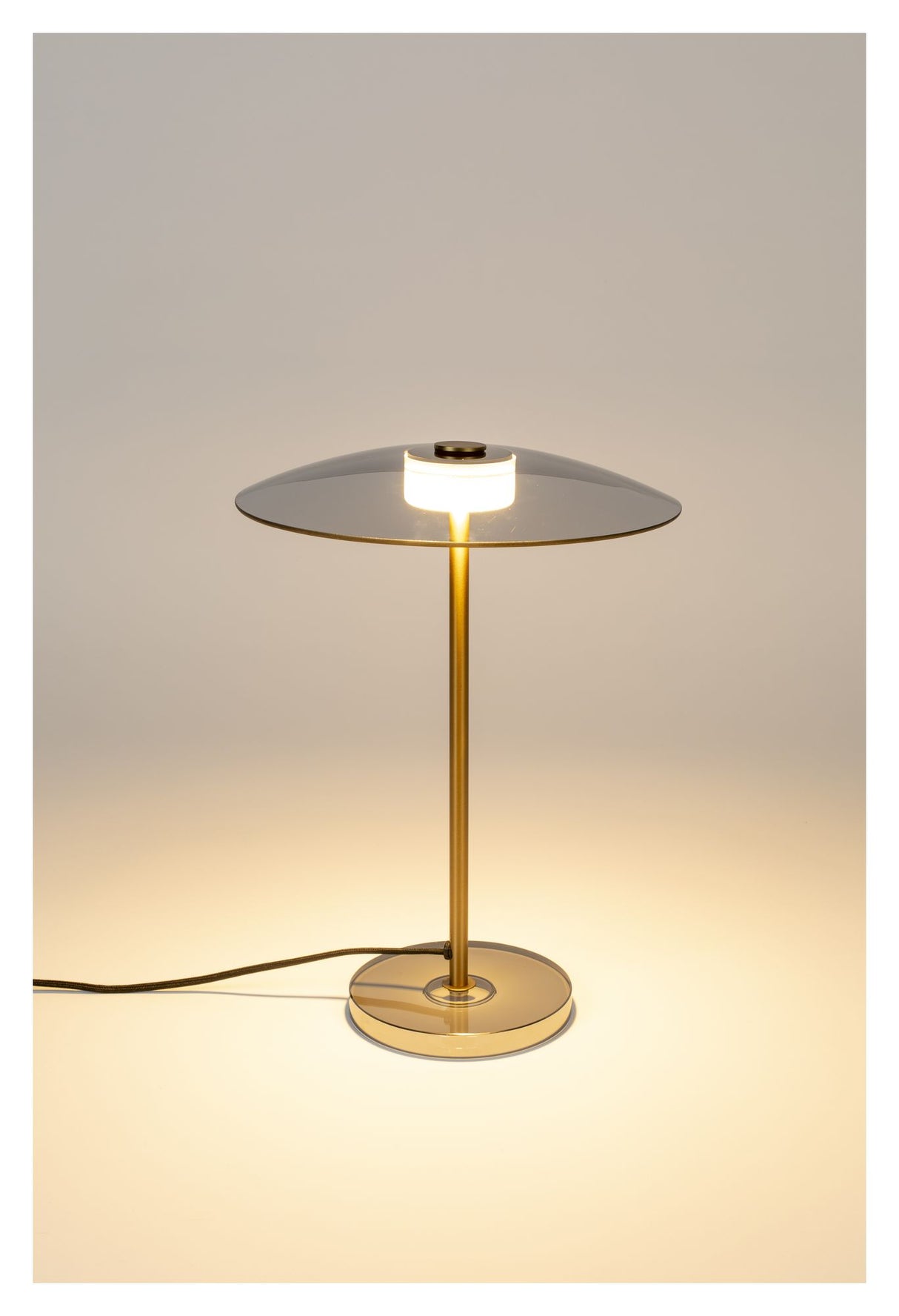 Zuiver Float Bordlampe - Røgfarvet Glas - Unoliving.com