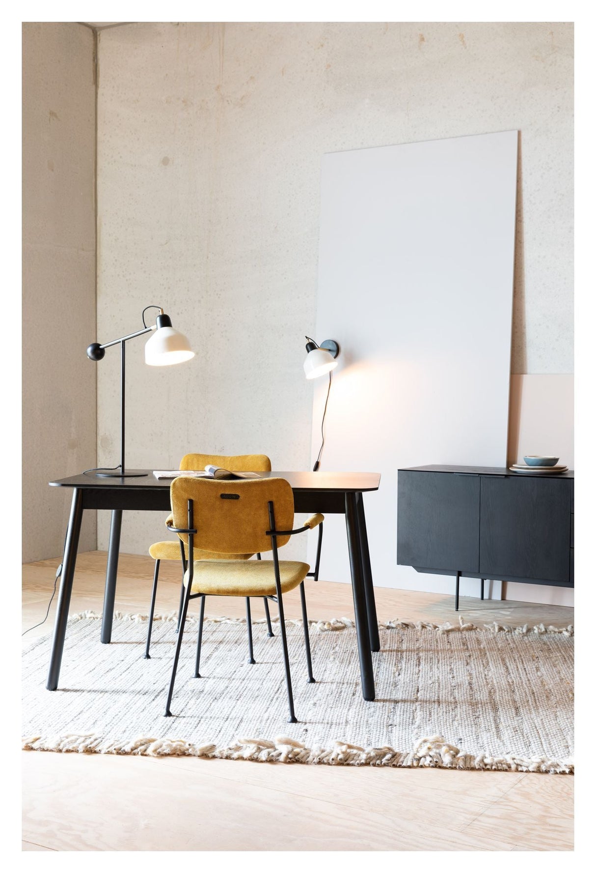 Zuiver Skala Skrivebordslampe - Hvid/Sort - Unoliving.com