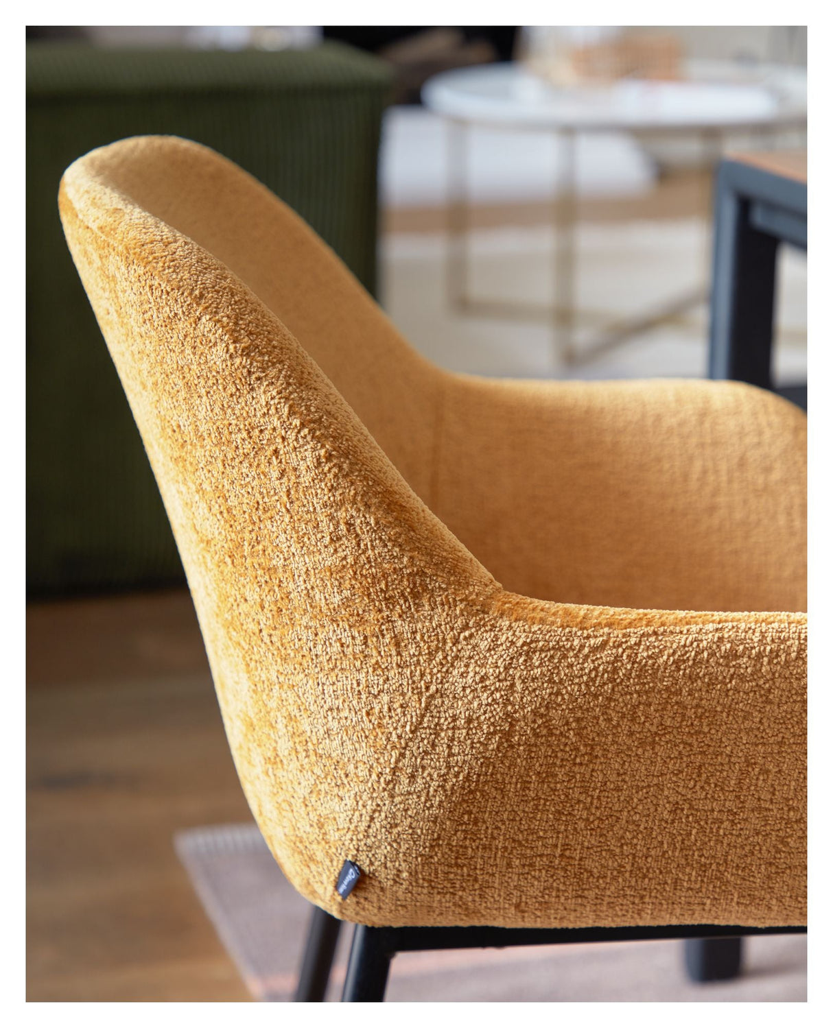 Amira Spisebordsstol, Gul velour chenille - UNOLIVING.COM