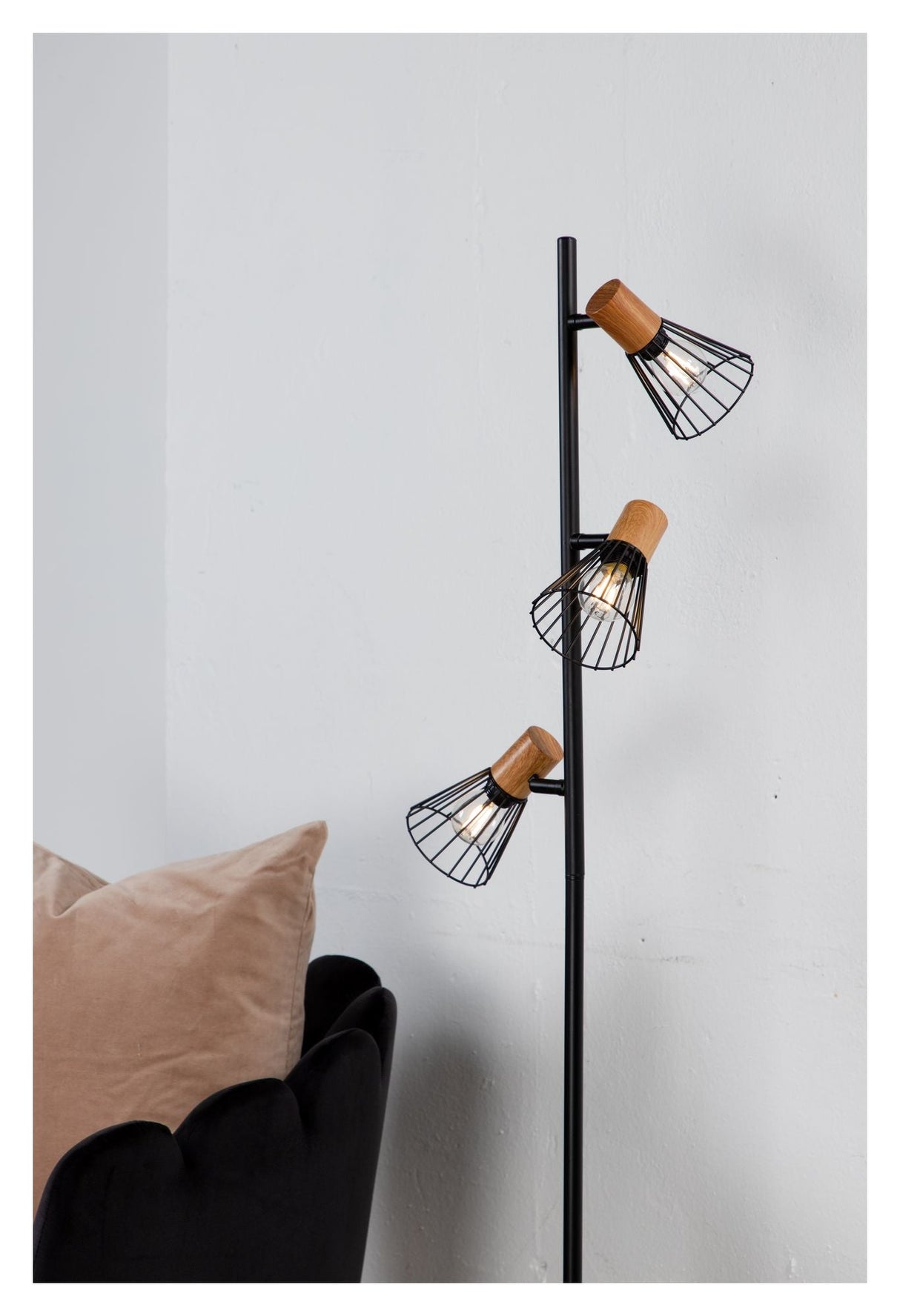 Atticus Gulvlampe H138,5xL24xW20, Sort - UNOLIVING.COM