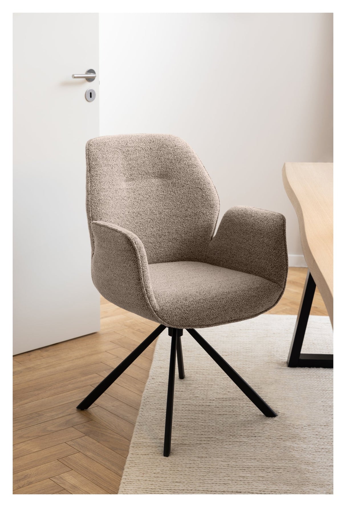 Aura, spisebordsstol m/armlæn - beige - UNOLIVING.COM