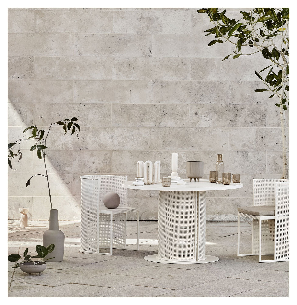 Bauhaus Spisebord i rustfrit stål, beige, Ø120 - UNOLIVING.COM