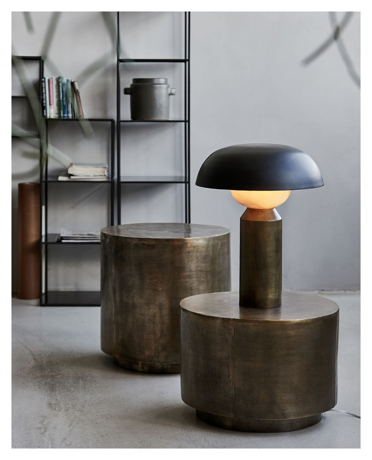 Big fellow Bordlampe - Antik messingfinish - UNOLIVING.COM