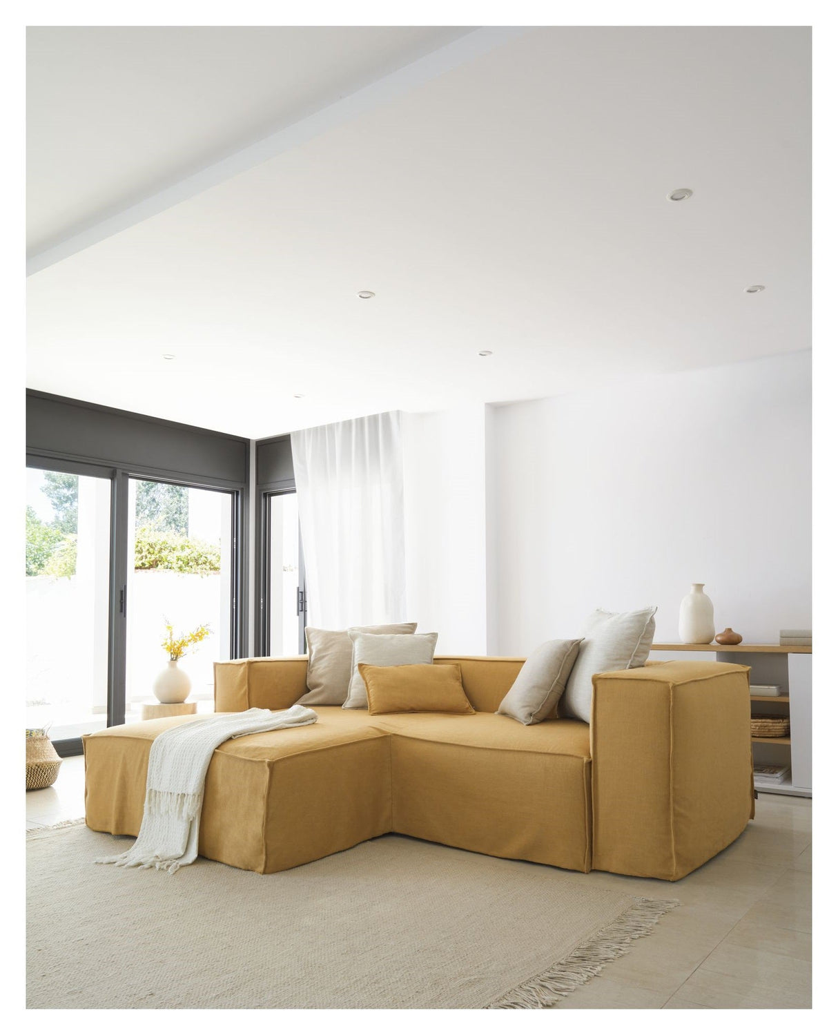 Blok 2 - pers. Sofa m. venstrevendt chaiselong, Mustard Linen - UNOLIVING.COM