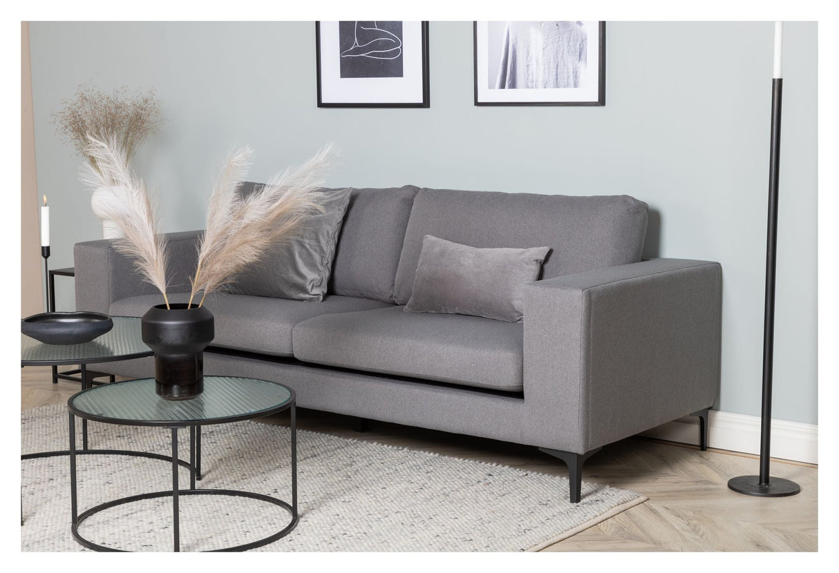 Bolero 3 - pers. Sofa, Grå Stof m. sorte ben - UNOLIVING.COM