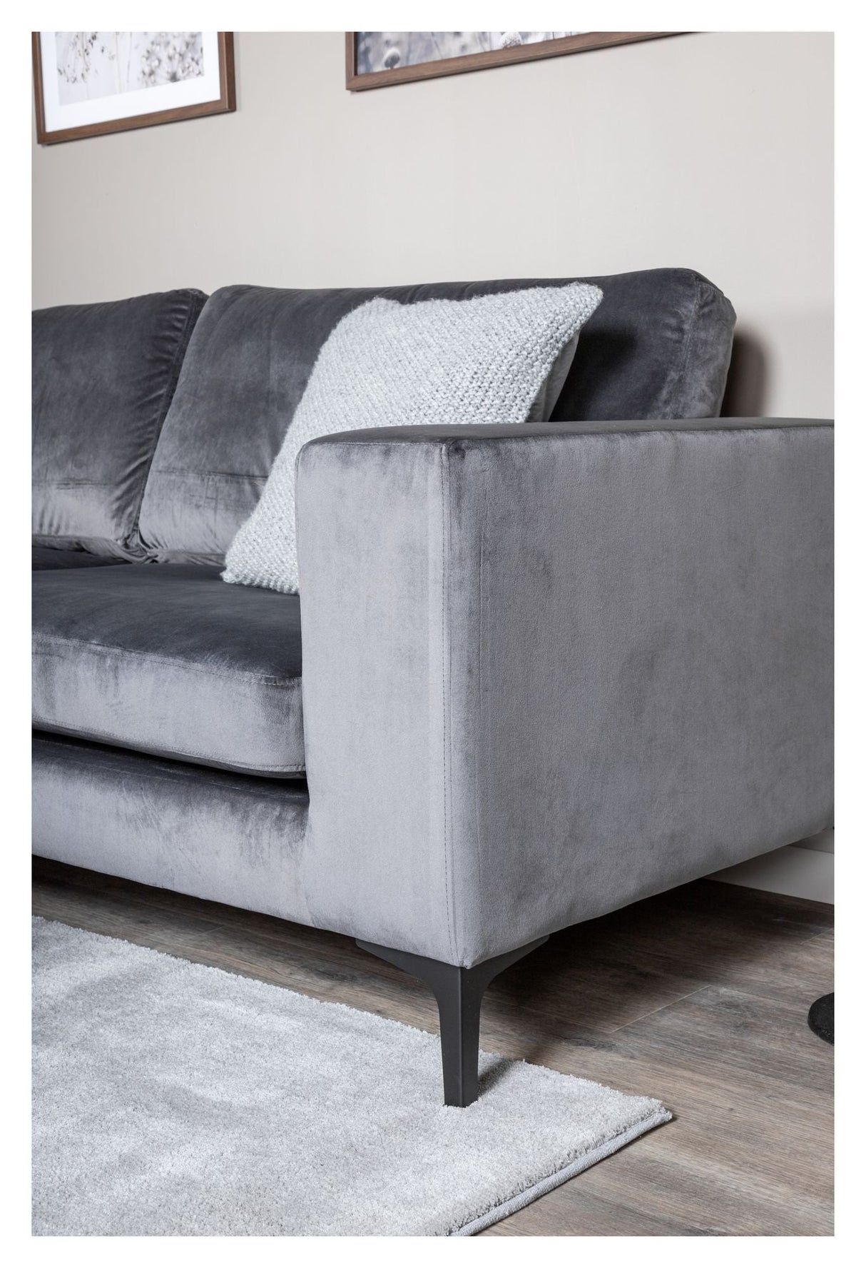 Bolero 3 - pers. Sofa, Mørkegrå Velour m. sorte ben - UNOLIVING.COM