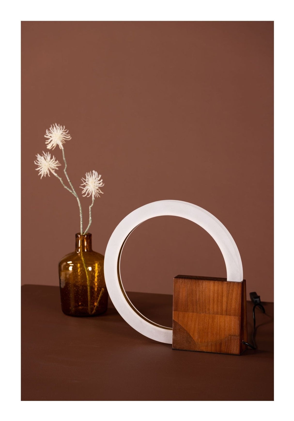 Brive Bordlampe, Træ, Valnød - UNOLIVING.COM