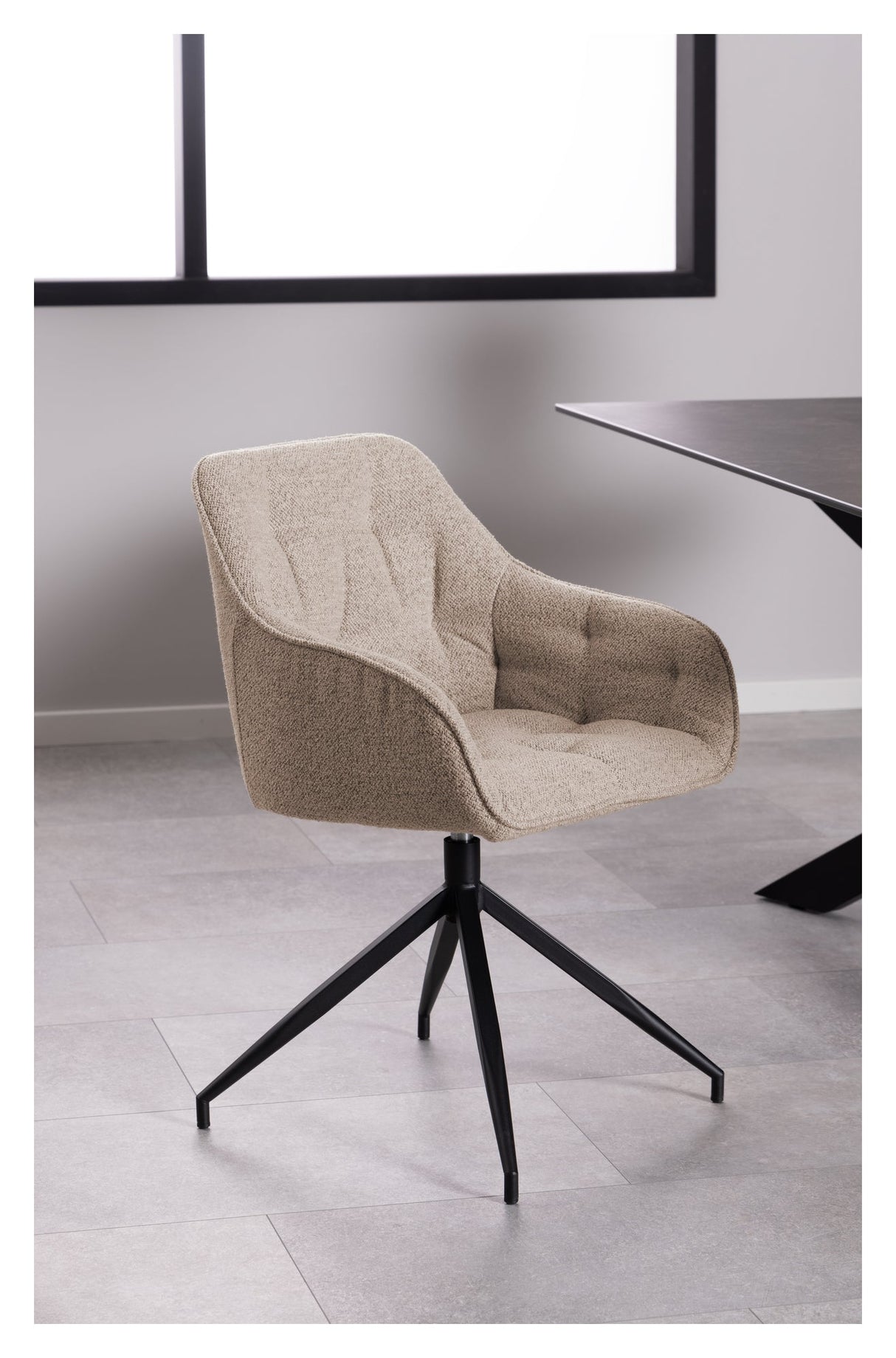 Brooke, spisebordsstol m/armlæn - beige - UNOLIVING.COM