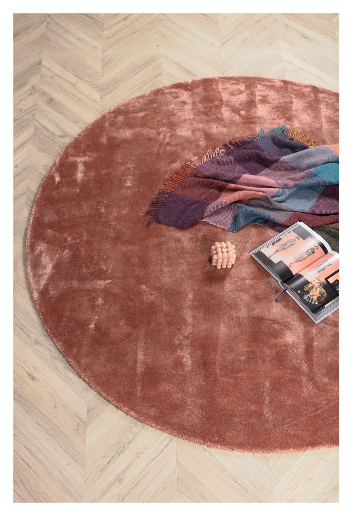 Indra Viscose Tæppe Ø200 - Dusty pink - Unoliving.com