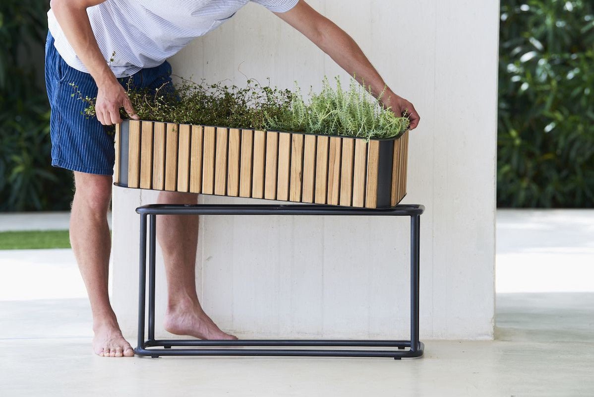 Cane - line Flower Box blomsterkasse teak, inkl. Stel - UNOLIVING.COM