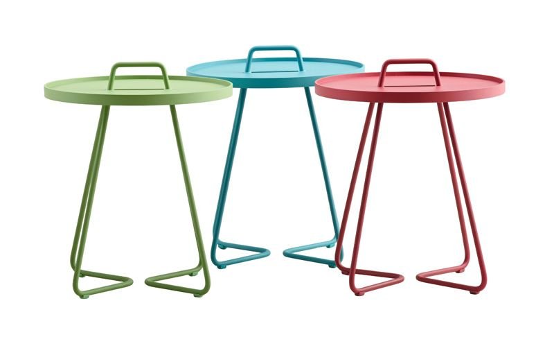 Cane - line On - the - move Sidebord, Aqua, Ø44 - UNOLIVING.COM