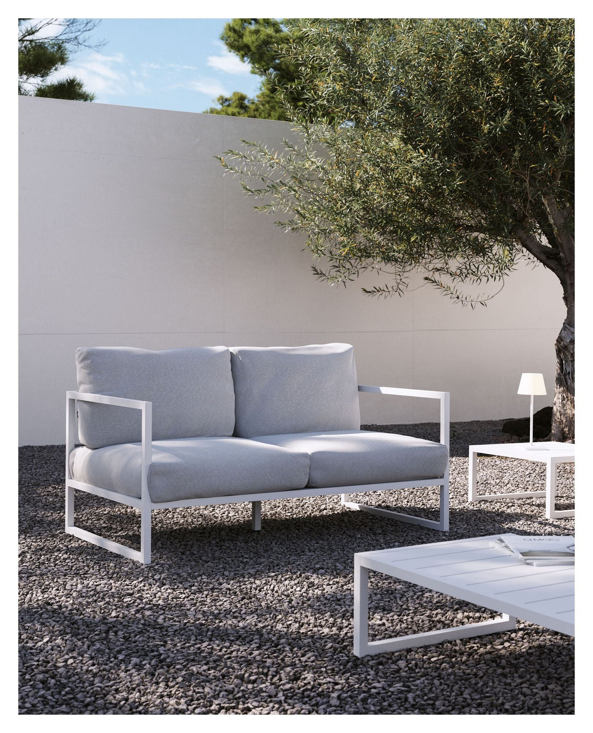 Comova 2 - pers. Loungesofa 152 cm, Hvid/Hvid aluminium - UNOLIVING.COM