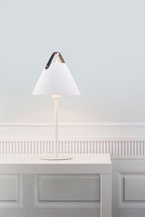 dftp Strap Bordlampe, Hvid - UNOLIVING.COM