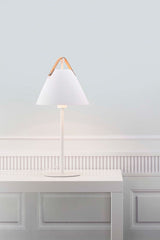 dftp Strap Bordlampe, Hvid - UNOLIVING.COM