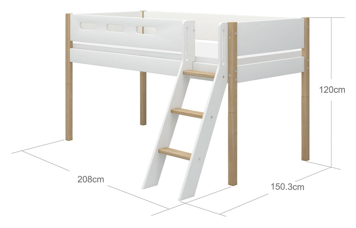 FLEXA Nor Halvhøjseng hvid 90x200 m. egeben, skrå stige - Unoliving.com