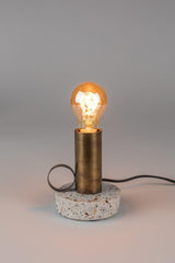 homii Aria Bordlampe - Hvid Terrazzo/Gylden Jern - Unoliving.com