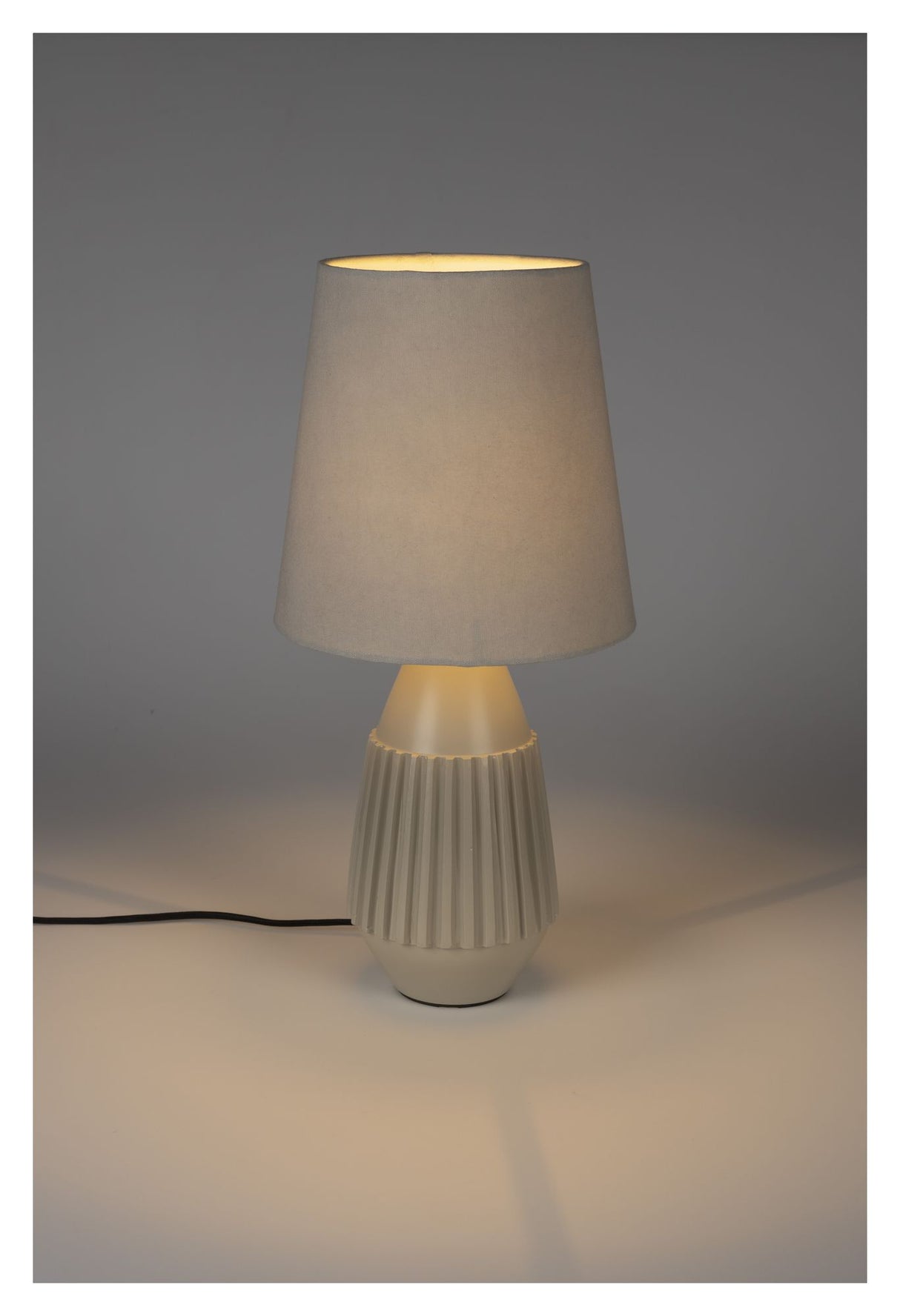 Aysa Bordlampe, Beige alu/Stof - Unoliving.com