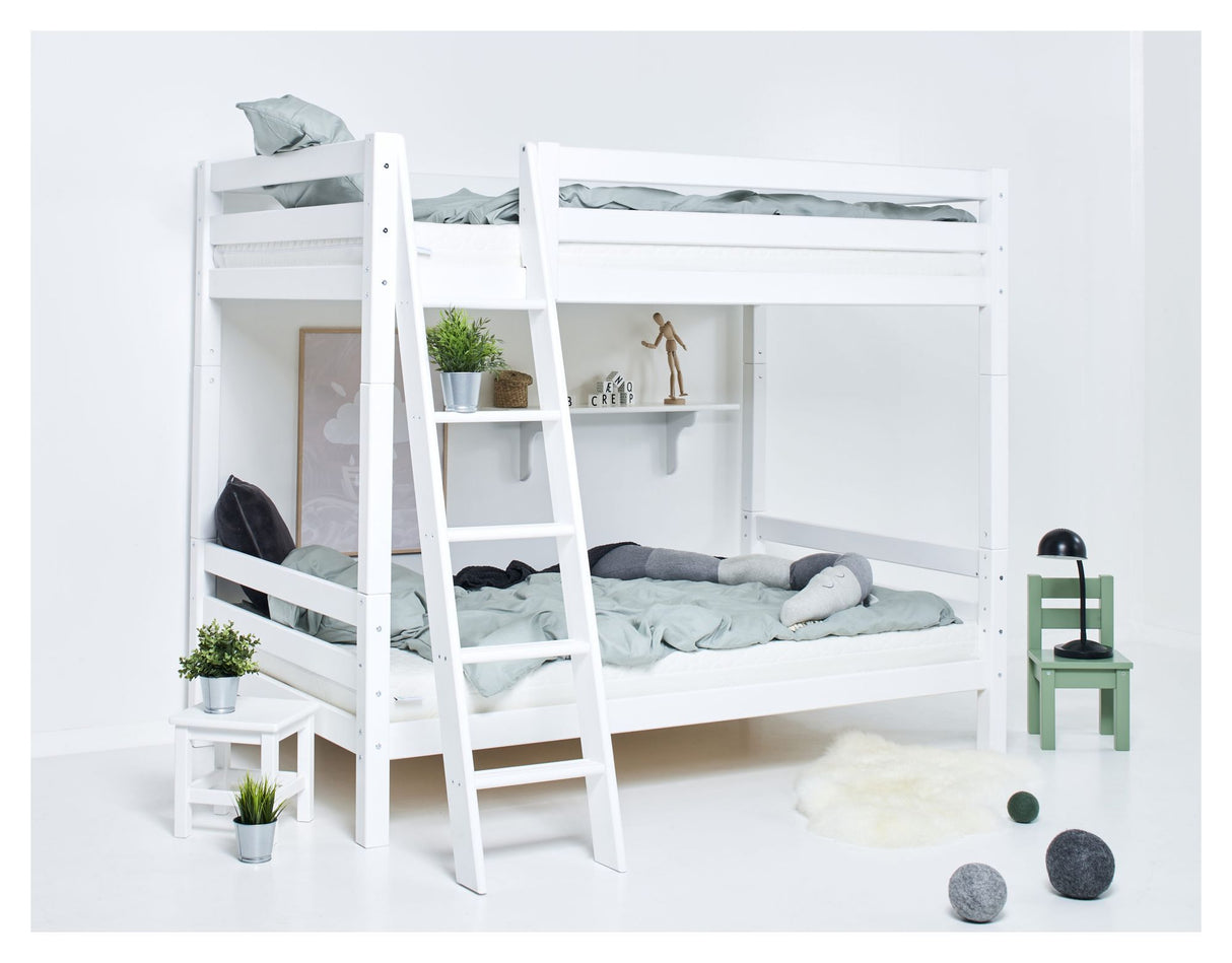 Hoppekids ECO Luxury Køjeseng m. skrå stige 120x200 - Hvid - Unoliving.com