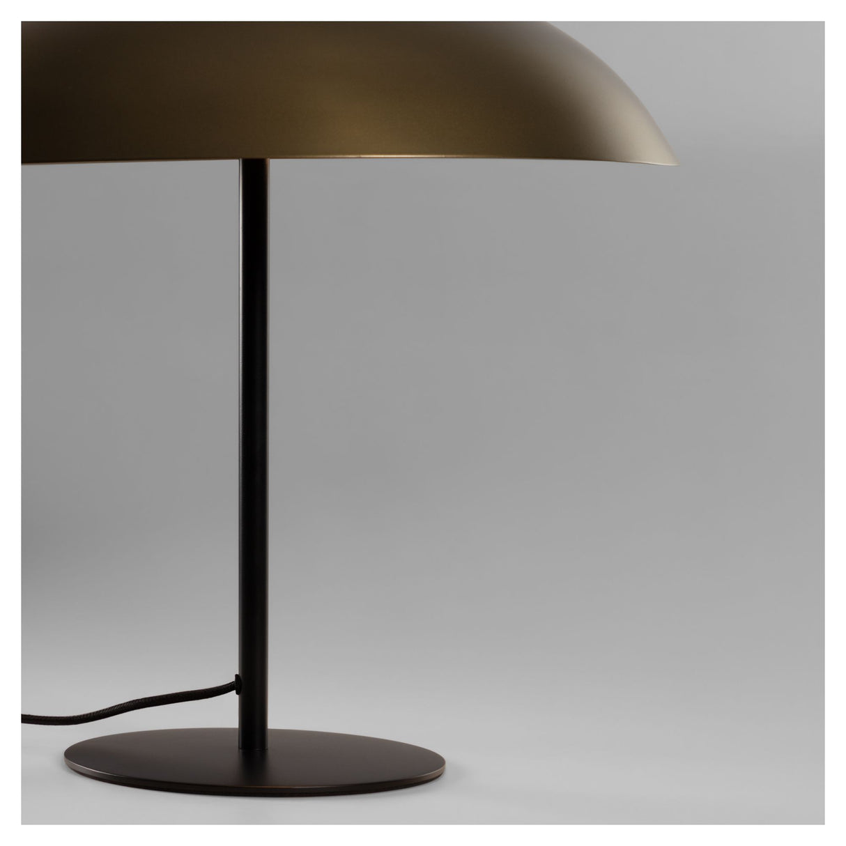 Carlisa Bordlampe Gylden - Unoliving.com